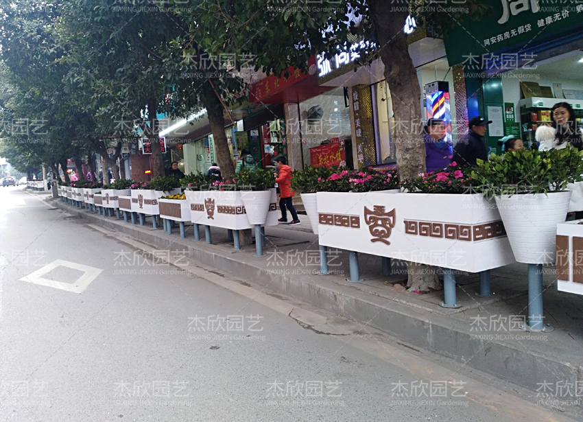 室外花箱道路護(hù)欄，大家一致的選擇！