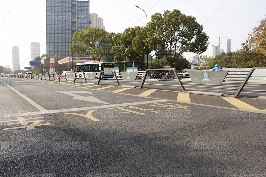 鍍鋅鋼板花箱適合戶外使用嗎？