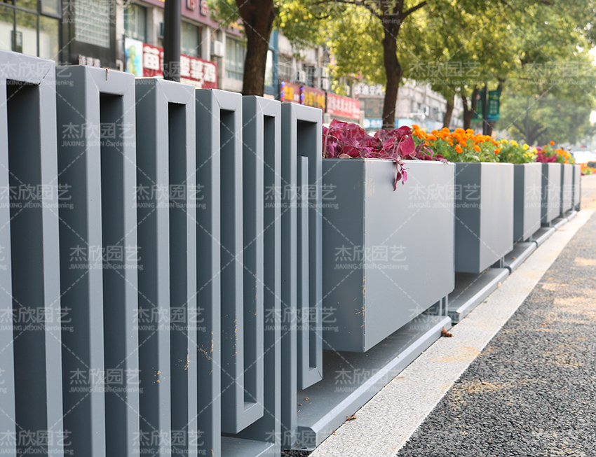 不銹鋼移動(dòng)花箱有哪些優(yōu)勢？