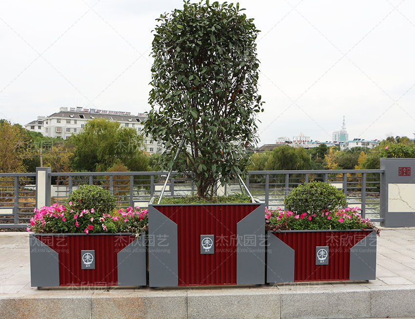 不銹鋼板花箱有哪些優(yōu)勢？