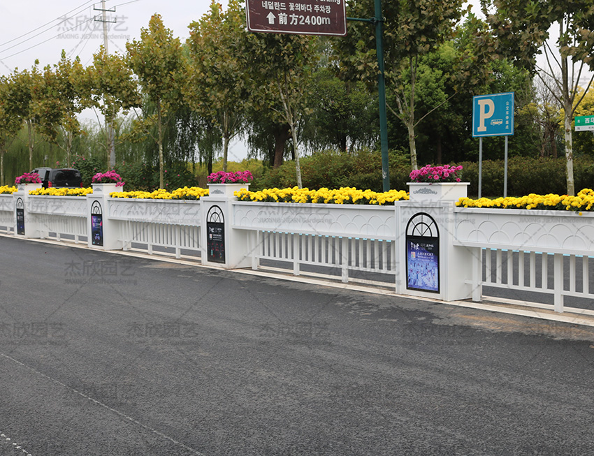 道路護(hù)欄花箱值得選擇嗎？