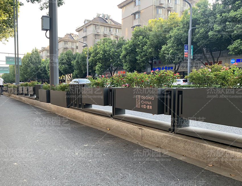 道路護(hù)欄花箱新趨勢有哪些？