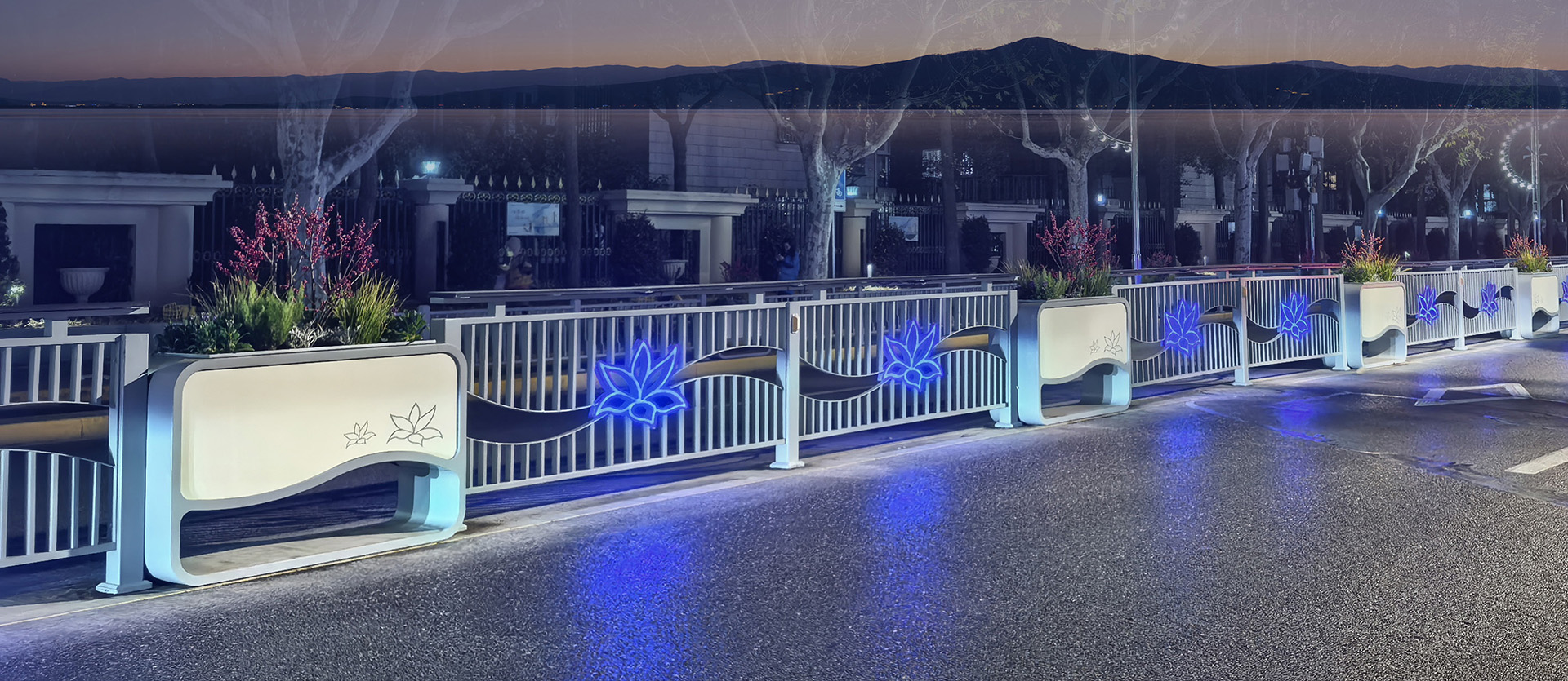 市政道路隔離花箱護欄案例展示-杰欣園藝-花箱優(yōu)質(zhì)制造商 - 道路隔離花箱案例